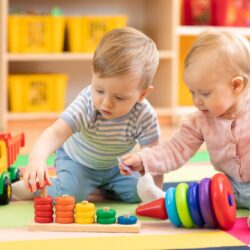 Wat is beter? Kinderopvang of een gastouder?